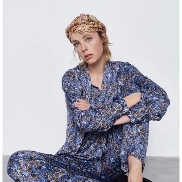 New NWT Zara Blue Floral Casual Pants Straight Leg Pant Bloggers Favorite Small - Picture 2 of 12